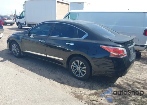 2015 Nissan Altima 2.5 S z USA, uszkodzony, nr VIN 1N4AL3AP0FN355969
